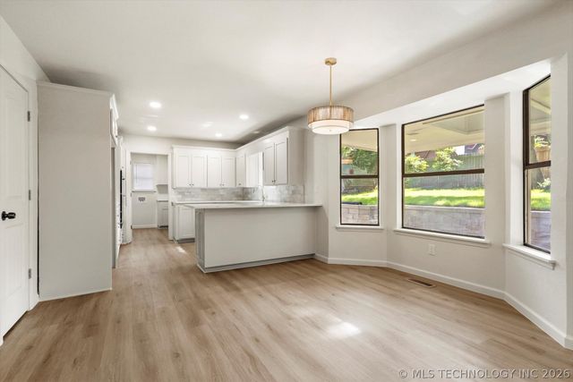 8747 S 68th East Avenue, Tulsa, OK 74133