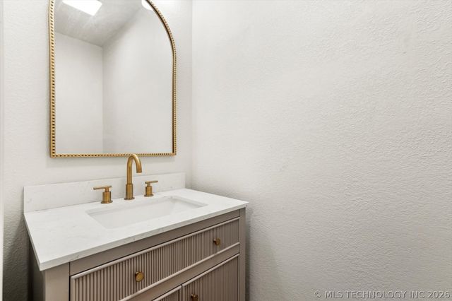 8747 S 68th East Avenue, Tulsa, OK 74133