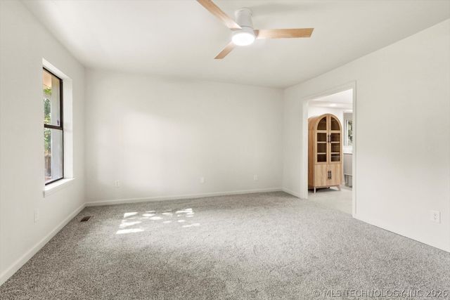 8747 S 68th East Avenue, Tulsa, OK 74133