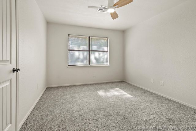 8747 S 68th East Avenue, Tulsa, OK 74133