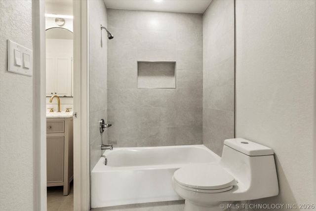 8747 S 68th East Avenue, Tulsa, OK 74133