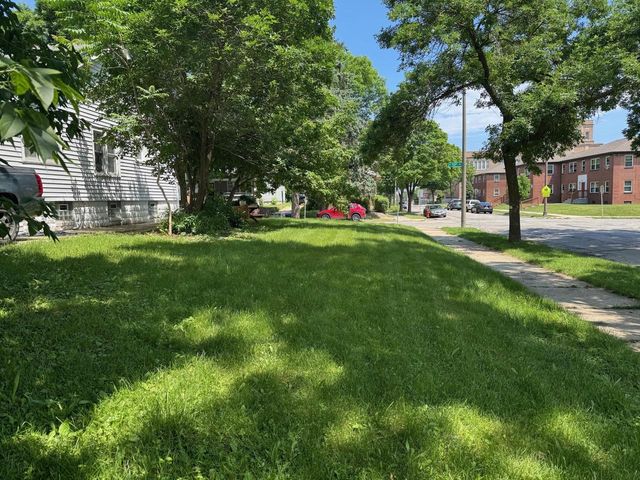 2401 N 53RD STREET, Milwaukee, WI 53210