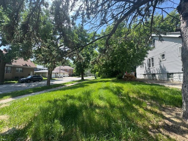 2401 N 53RD STREET, Milwaukee, WI 53210