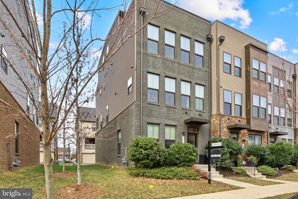 22315 TEES TER, Ashburn, VA 20148