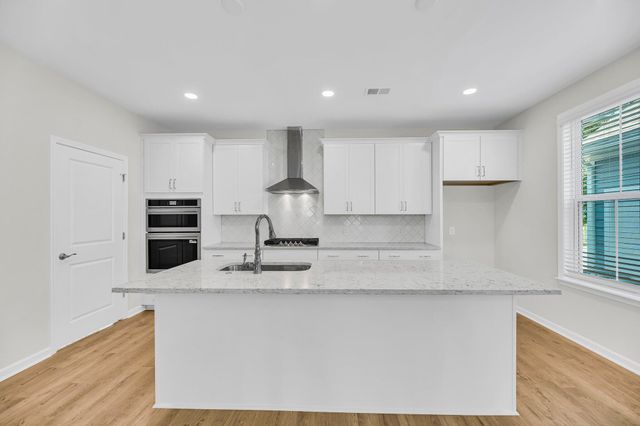 1122 Burkets Bend Lane, Charleston, SC 29492