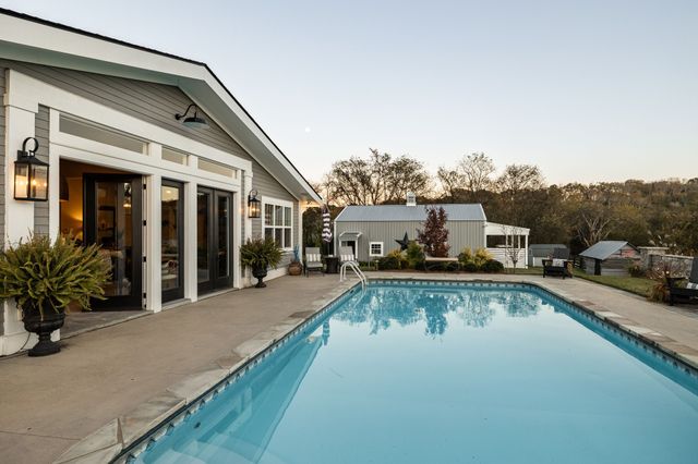 6537 Arno College Grove Rd, College Grove, TN 37046