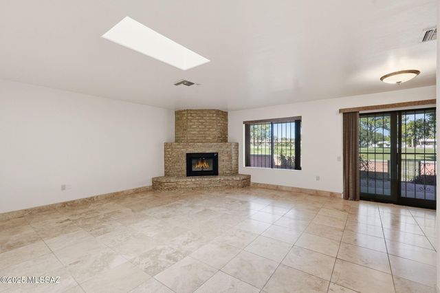 1225 N Abrego Drive, Green Valley, AZ 85614