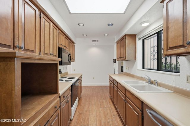 1225 N Abrego Drive, Green Valley, AZ 85614