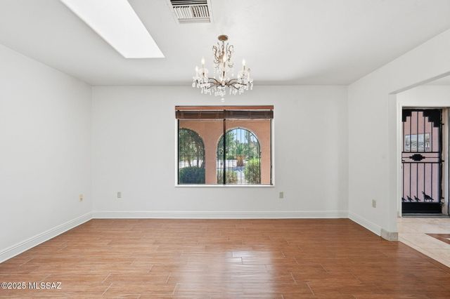 1225 N Abrego Drive, Green Valley, AZ 85614