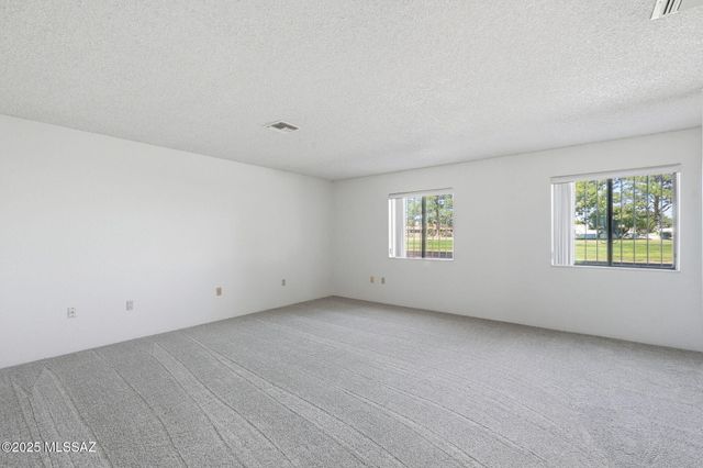 1225 N Abrego Drive, Green Valley, AZ 85614