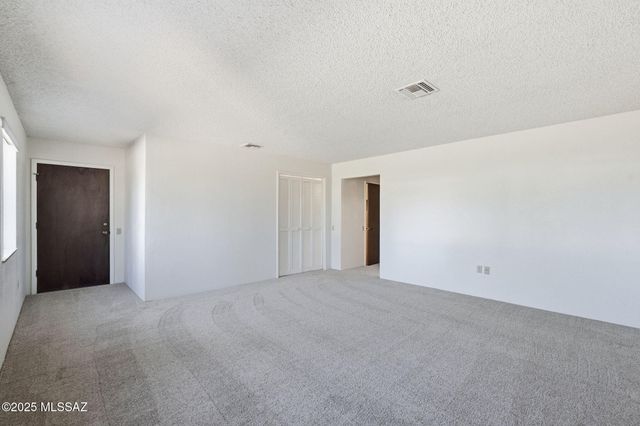 1225 N Abrego Drive, Green Valley, AZ 85614