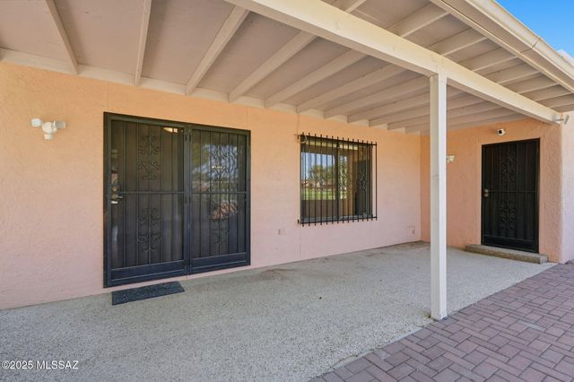 1225 N Abrego Drive, Green Valley, AZ 85614