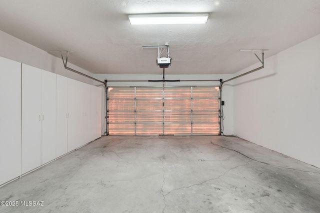 1225 N Abrego Drive, Green Valley, AZ 85614