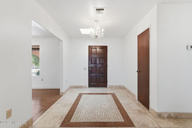 1225 N Abrego Drive, Green Valley, AZ 85614