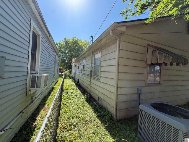 1332 N. 13th Street, Paducah, KY 42001