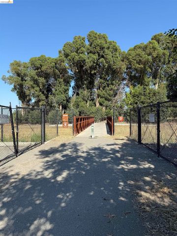 180 Hill Ave, Oakley, CA 94561