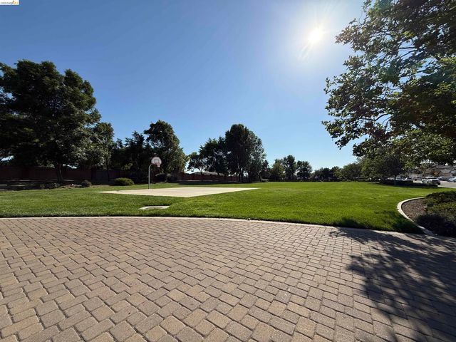 180 Hill Ave, Oakley, CA 94561