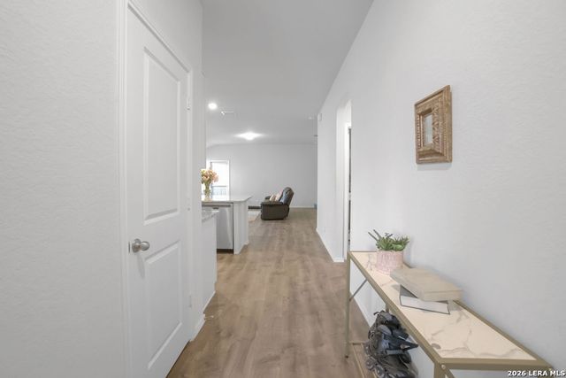 8135 Falcon Meadow, Converse, TX 78109