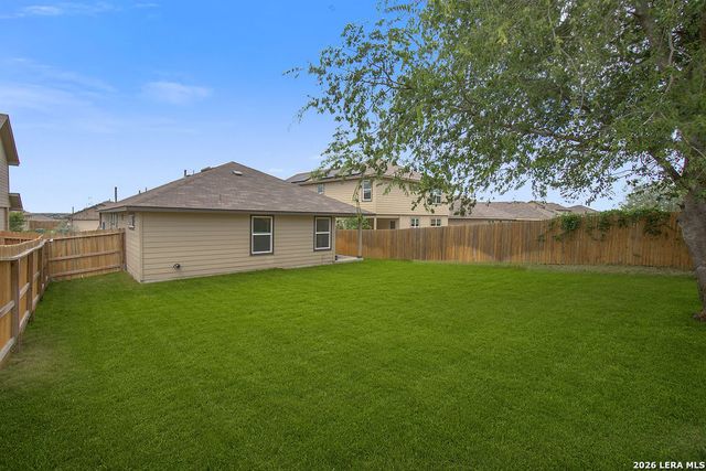 8135 Falcon Meadow, Converse, TX 78109