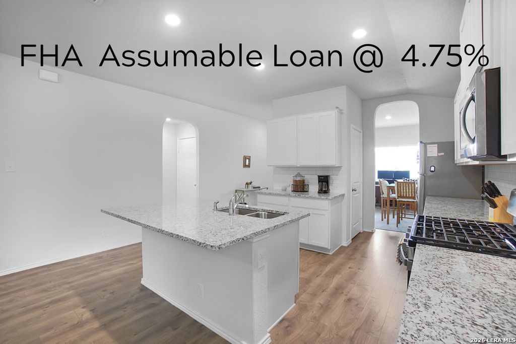 8135 Falcon Meadow, Converse, TX 78109