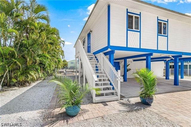 3 Pepita ST, Fort Myers Beach, FL 33931