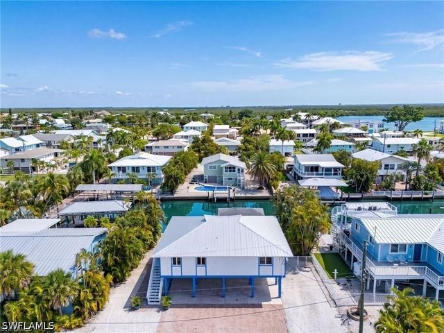 3 Pepita ST, Fort Myers Beach, FL 33931
