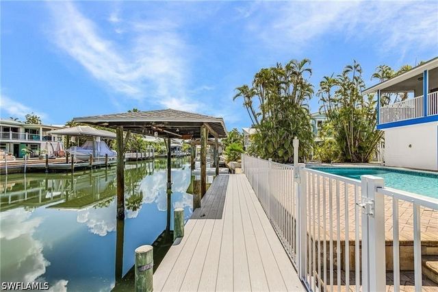 3 Pepita ST, Fort Myers Beach, FL 33931