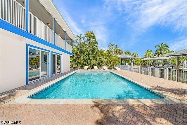 3 Pepita ST, Fort Myers Beach, FL 33931