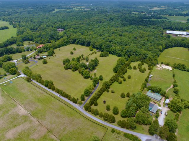 6881 Glidewell Rd, Cross Plains, TN 37049