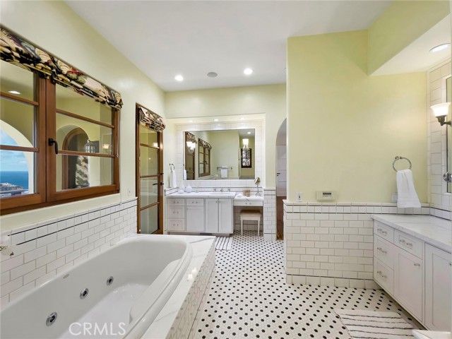 1131 Emerald Bay, Laguna Beach, CA 92651