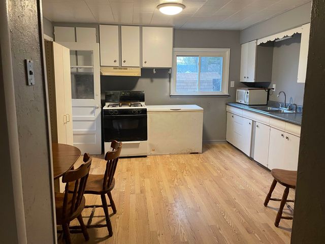 242 S East Street, Vassar, MI 48768