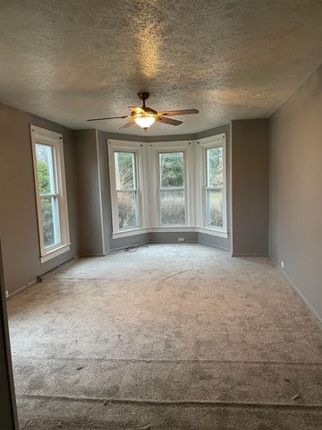 242 S East Street, Vassar, MI 48768