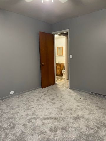 242 S East Street, Vassar, MI 48768