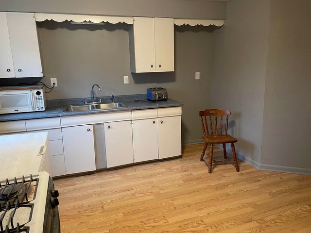 242 S East Street, Vassar, MI 48768