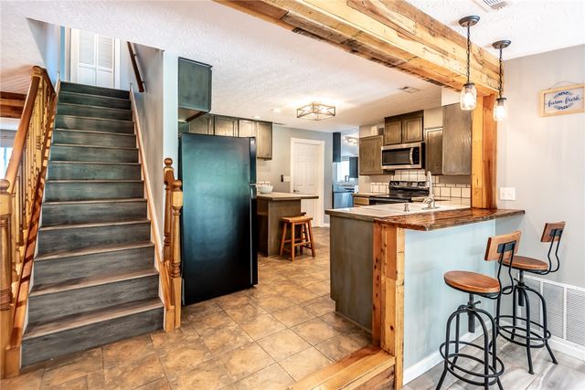 6075 Marathon Edenton Road, Blanchester, OH 45107