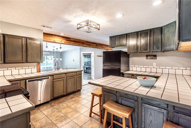 6075 Marathon Edenton Road, Blanchester, OH 45107