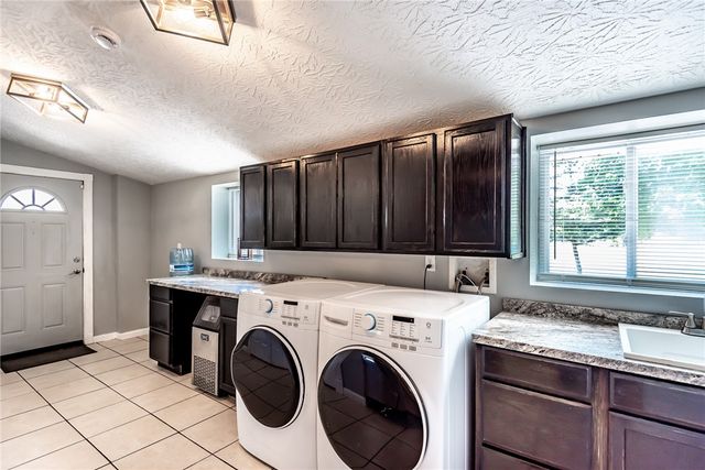6075 Marathon Edenton Road, Blanchester, OH 45107