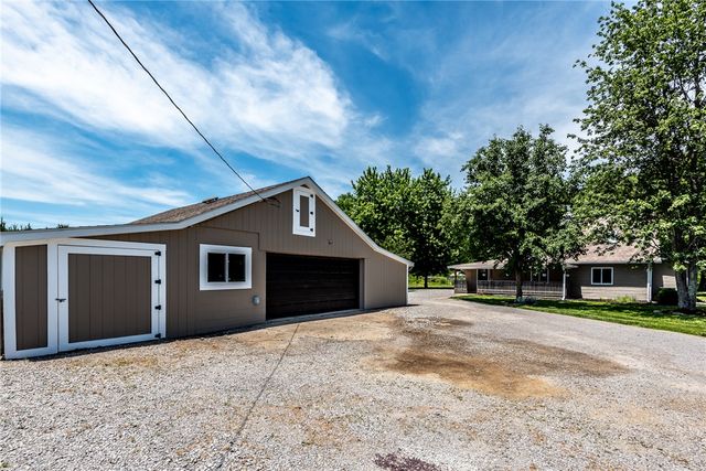 6075 Marathon Edenton Road, Blanchester, OH 45107