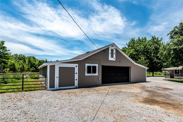 6075 Marathon Edenton Road, Blanchester, OH 45107
