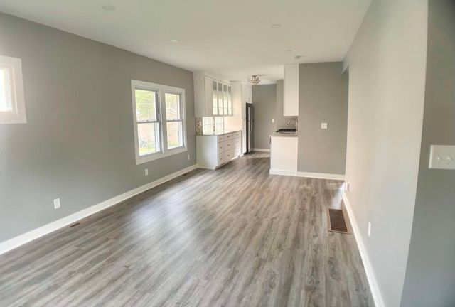1170 Minnehaha Avenue W, Saint Paul, MN 55104