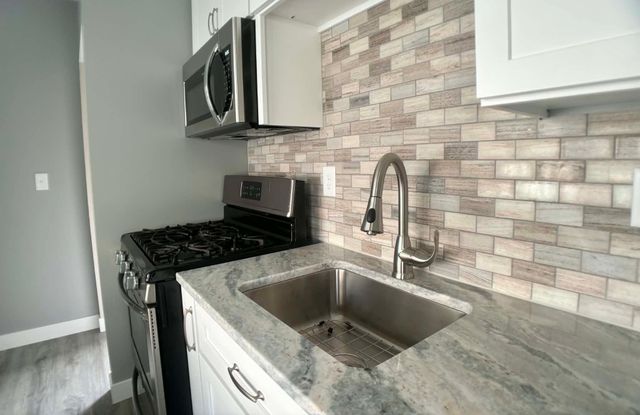 1170 Minnehaha Avenue W, Saint Paul, MN 55104