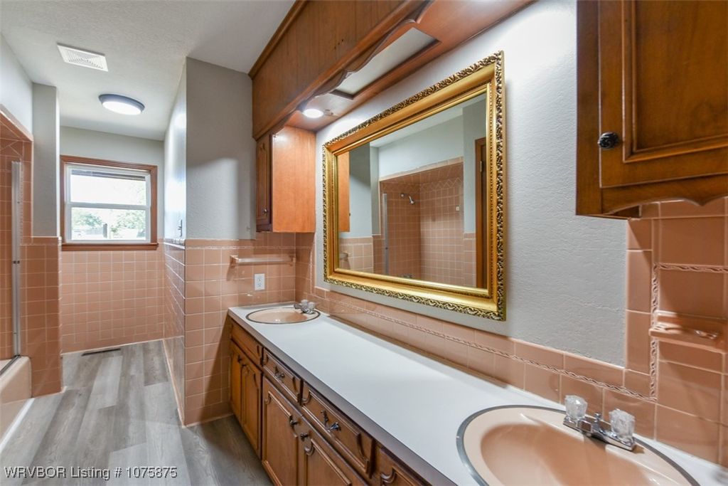 1103 Waldron Road 1103 Waldron Road