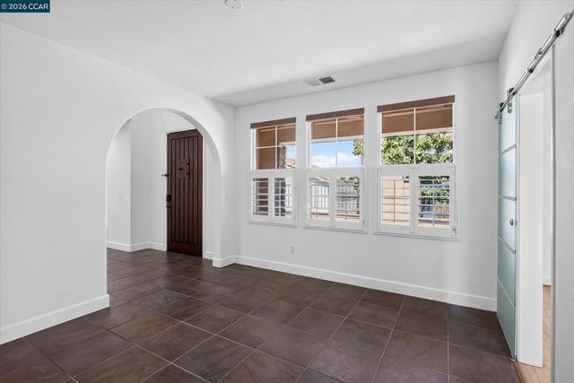 5210 S Montecito Dr, Concord, CA 94521