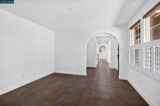 5210 S Montecito Dr, Concord, CA 94521
