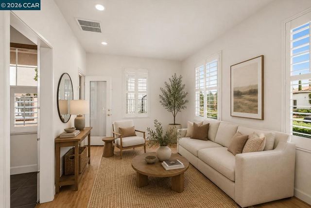 5210 S Montecito Dr, Concord, CA 94521