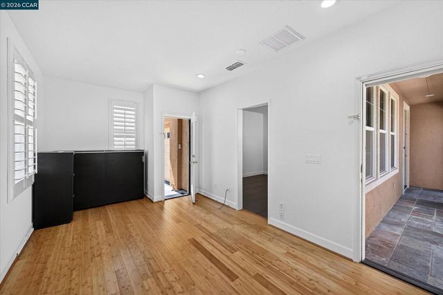 5210 S Montecito Dr, Concord, CA 94521