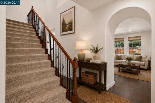5210 S Montecito Dr, Concord, CA 94521