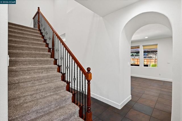 5210 S Montecito Dr, Concord, CA 94521