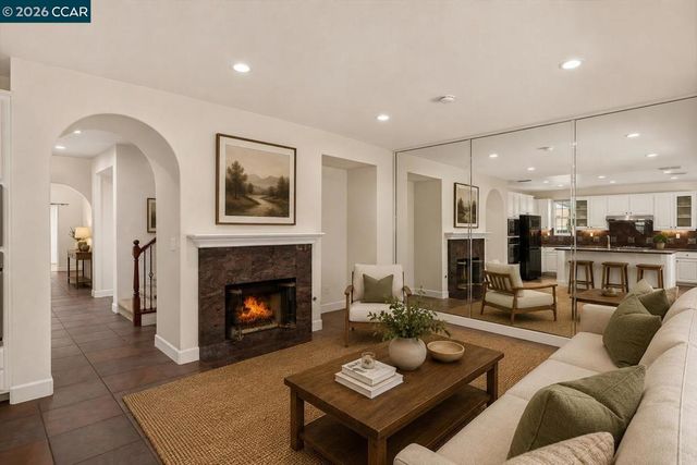 5210 S Montecito Dr, Concord, CA 94521