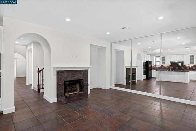 5210 S Montecito Dr, Concord, CA 94521